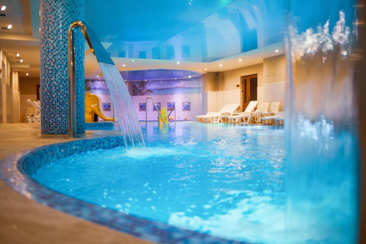 Romantik Spa Hotel ยาเรมชา ภายนอก รูปภาพ