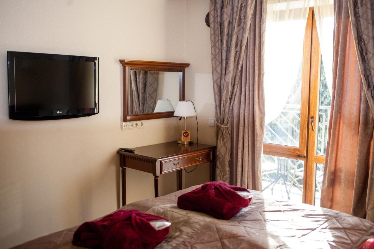 Romantik Spa Hotel ยาเรมชา ภายนอก รูปภาพ