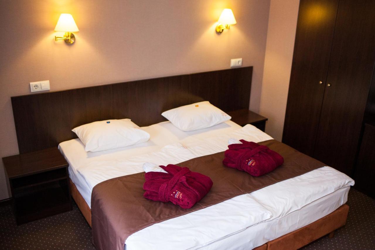 Romantik Spa Hotel ยาเรมชา ภายนอก รูปภาพ