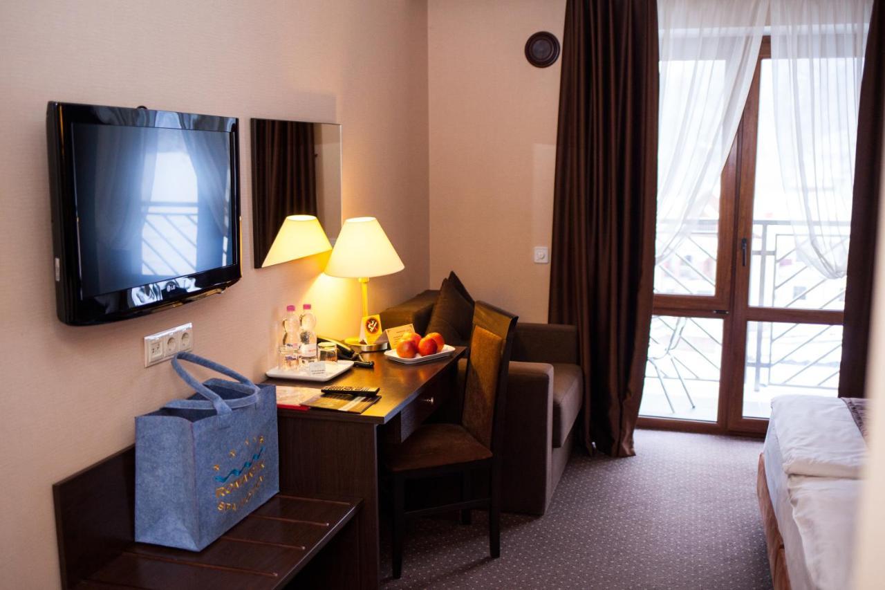 Romantik Spa Hotel ยาเรมชา ภายนอก รูปภาพ