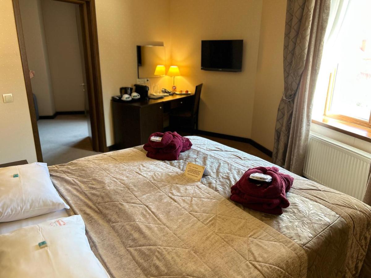 Romantik Spa Hotel ยาเรมชา ภายนอก รูปภาพ