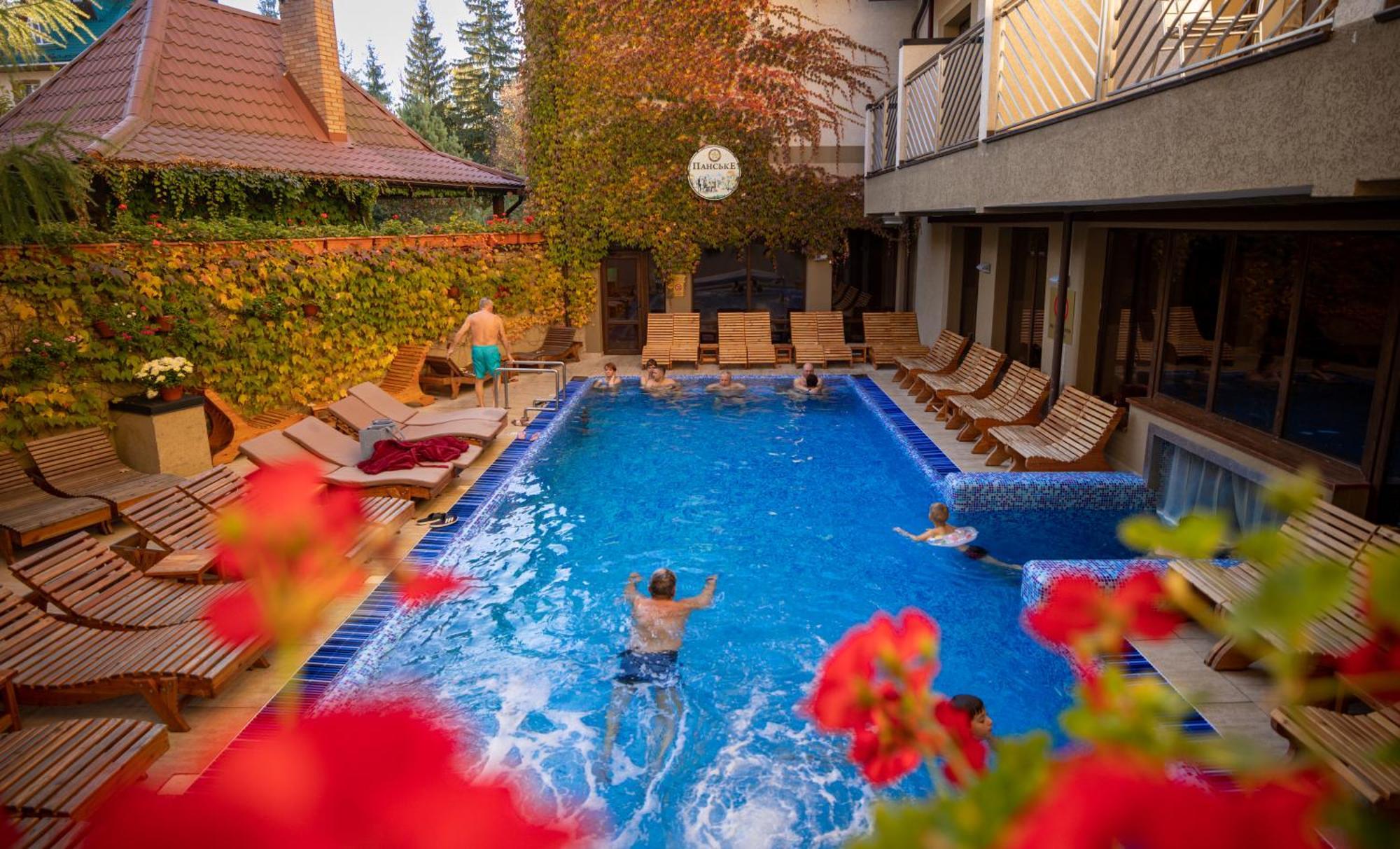 Romantik Spa Hotel ยาเรมชา ภายนอก รูปภาพ