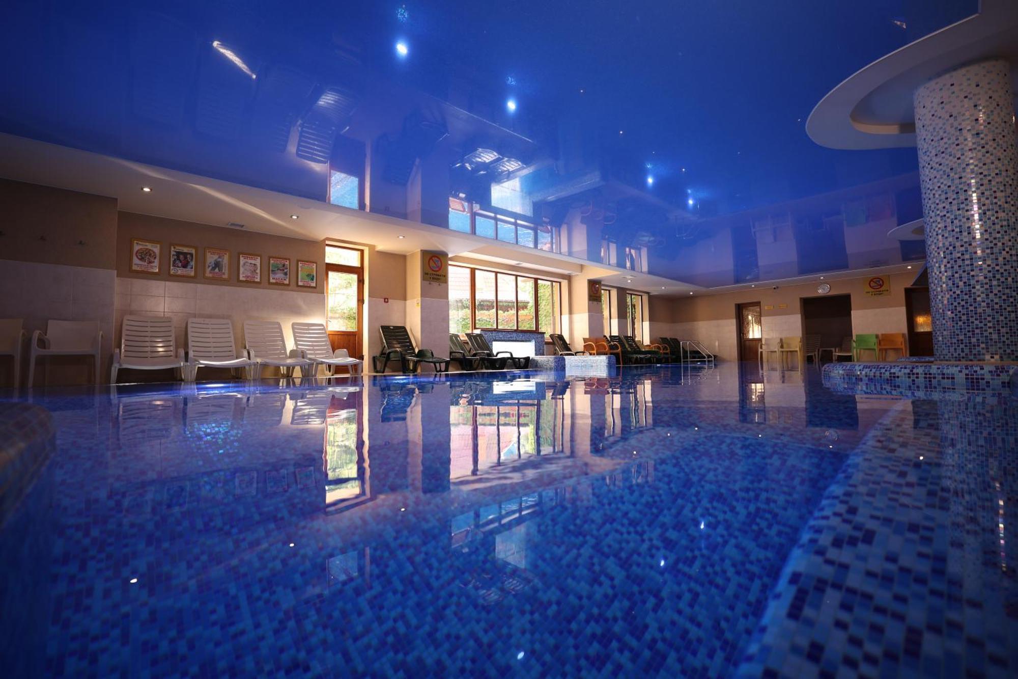 Romantik Spa Hotel ยาเรมชา ภายนอก รูปภาพ
